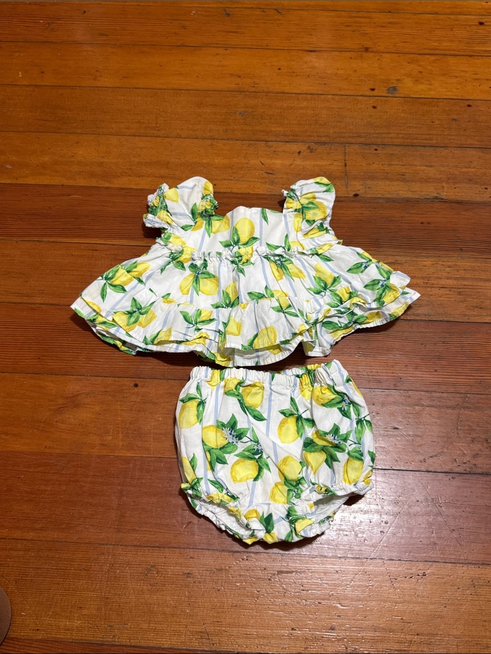 Janie and Jack White Lemon Print Ruffle Top & Bloomers